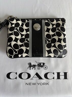 Coach Signature C Black and White Women’s Wristlet | 6”x 4”